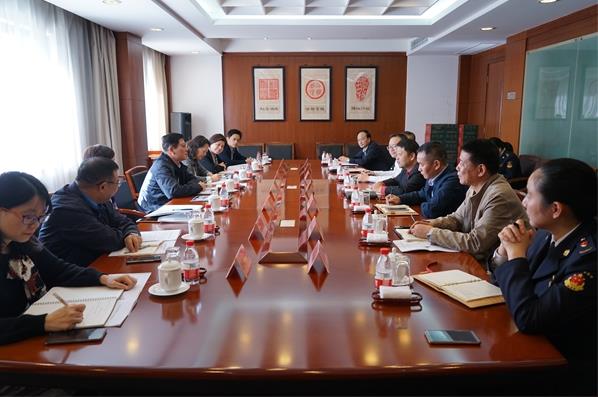 上海市藥監(jiān)局局長(zhǎng)聞大翔帶隊(duì)調(diào)研靜安區(qū)藥械化監(jiān)管工作