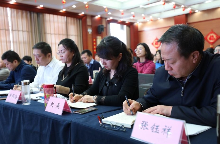 新疆維吾爾自治區(qū)藥監(jiān)局黨組書記、局長張鈺祥參加培訓 （馬少賓攝）
