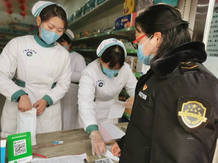 河南省舞鋼市市場(chǎng)監(jiān)管局四項(xiàng)措施保障一次性口罩投放和質(zhì)量安全
