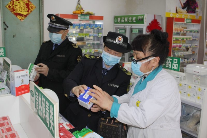 河南省尉氏縣市場監(jiān)管局全面排查食品藥品安全風(fēng)險隱患