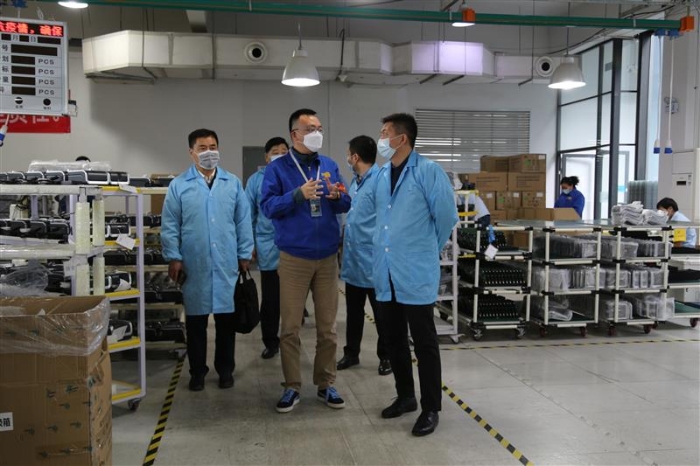 圖為天津市藥監(jiān)局在一家企業(yè)檢查調(diào)研。（天津市藥監(jiān)局供圖）