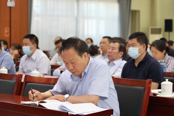 傳達(dá)學(xué)習(xí)2020年全國“兩會(huì)”精神