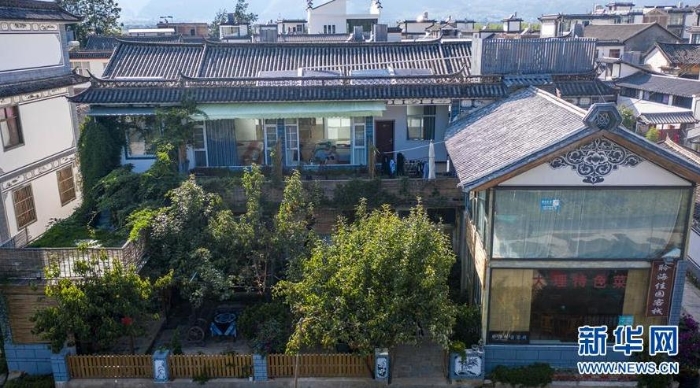 這是云南省大理市古生村村民何利成家的民宿（9月3日攝，無人機照片）。新華社記者 胡超 攝