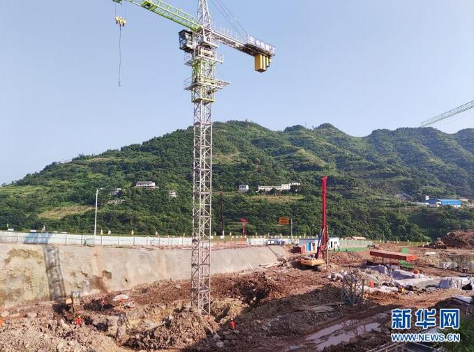 云南省水富市棚改項目在有序施工（8月10日攝）。  新華社記者 林碧鋒 攝