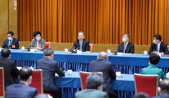 3月6日，中共中央政治局常委、中央紀(jì)委書記趙樂(lè)際看望出席全國(guó)政協(xié)十三屆四次會(huì)議的農(nóng)工黨、體育界委員并參加討論。新華社記者 張領(lǐng) 攝