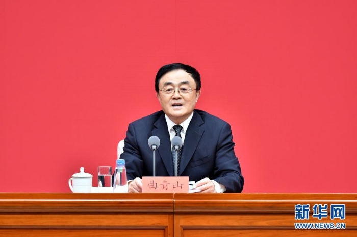 　3月23日，中共中央在北京舉行新聞發(fā)布會，介紹中國共產(chǎn)黨成立100周年慶祝活動有關(guān)情況，并答記者問。這是中央黨史和文獻研究院院長曲青山在發(fā)布會上介紹有關(guān)情況。新華社記者 李鑫 攝
