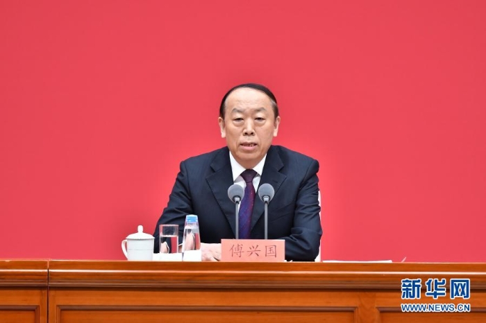 　　3月23日，中共中央在北京舉行新聞發(fā)布會，介紹中國共產(chǎn)黨成立100周年慶祝活動有關(guān)情況，并答記者問。這是中央組織部副部長傅興國在發(fā)布會上介紹有關(guān)情況。新華社記者 李鑫 攝
