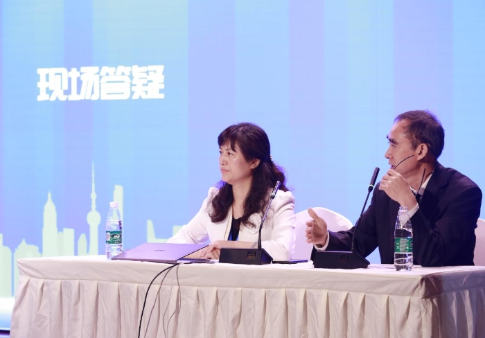 圖為現(xiàn)場答疑。