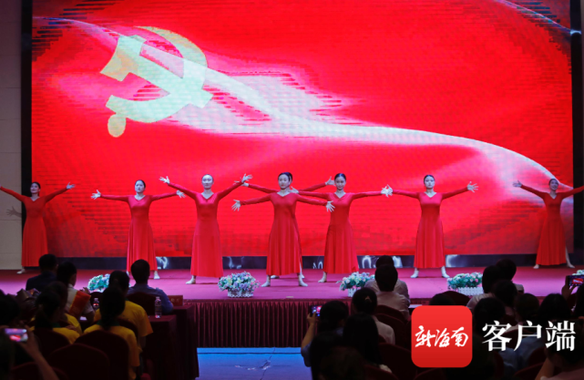 現(xiàn)場(chǎng)演出。記者 汪承賢攝