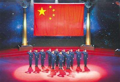 這是中國(guó)人民解放軍航天員的資料照片。新華社發(fā)