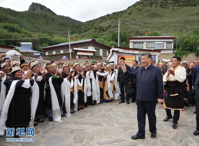 習(xí)近平在西藏考察
