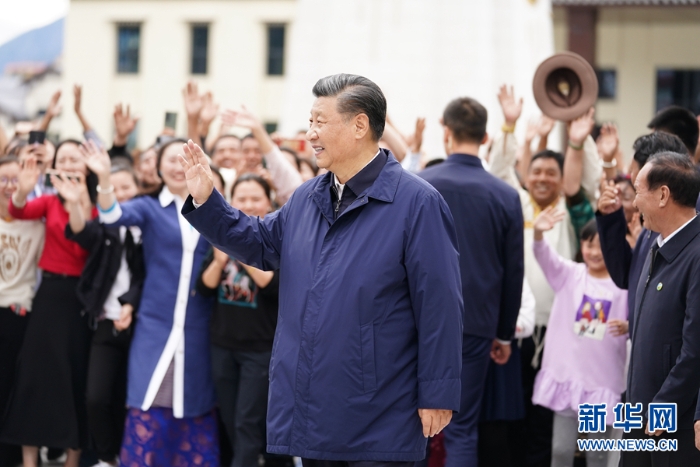 習(xí)近平在西藏考察