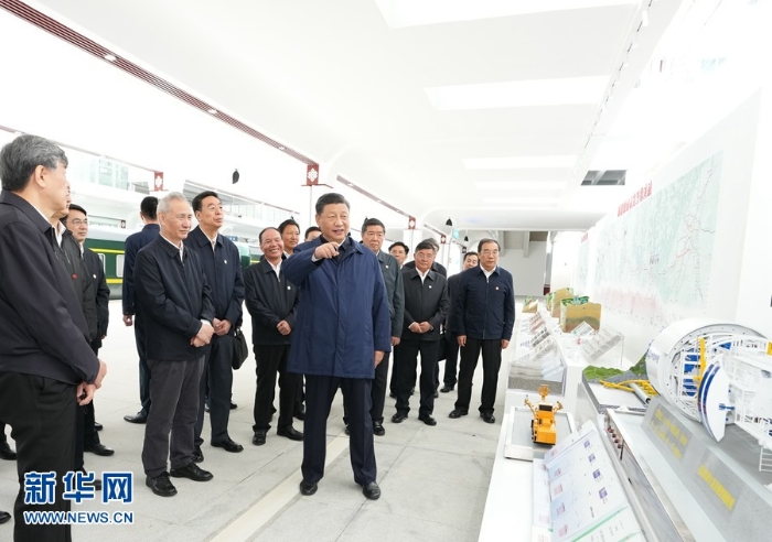 習(xí)近平在西藏考察