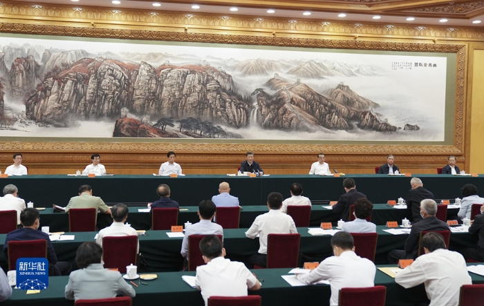 8月27日至28日，中央民族工作會(huì)議在北京召開。中共中央總書記、國(guó)家主席、中央軍委主席習(xí)近平出席會(huì)議并發(fā)表重要講話。新華社記者 李學(xué)仁 攝