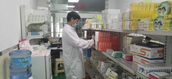 貴州省六盤水市盤州市?；l(xiāng)衛(wèi)生院胡盛工作照