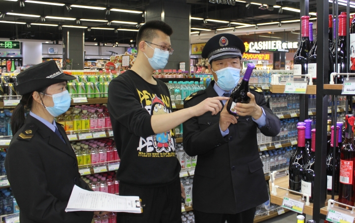 圖為檢查現(xiàn)場。