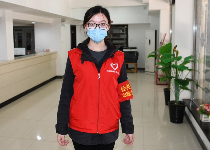 大學(xué)生志愿者謝小玉（2020年3月10日攝）。新華社記者 程敏 攝