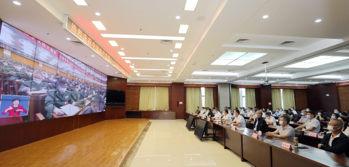 圖為廣西壯族自治區(qū)藥監(jiān)局組織干部職工集中觀看黨的二十大開幕會現(xiàn)場。（程奇攝）