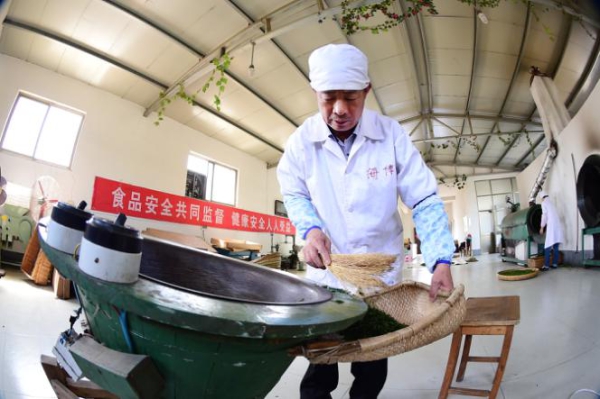食品小作坊規(guī)范提升三年行動(dòng)，引導(dǎo)小作坊走集約化、規(guī)?；?、規(guī)范化道路