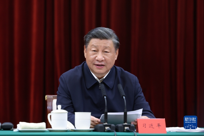 10月12日下午，中共中央總書記、國家主席、中央軍委主席習近平在江西省南昌市主持召開進一步推動長江經(jīng)濟帶高質量發(fā)展座談會并發(fā)表重要講話。新華社記者 鞠鵬 攝