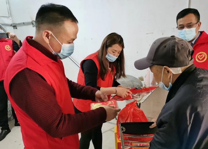 溫州市甌海區(qū)藥師志愿者協(xié)會陳久東工作照