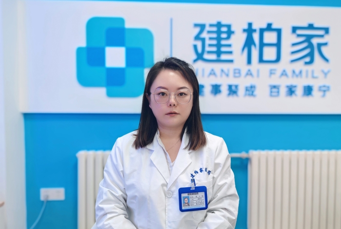黑龍江省-黑龍江建柏家醫(yī)藥連鎖有限責任公司-孫心培6寸工作照