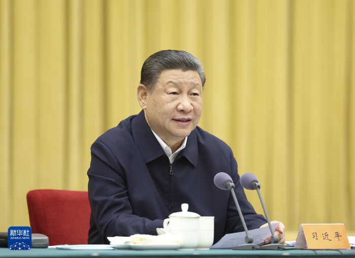 4月23日下午，中共中央總書記、國家主席、中央軍委主席習(xí)近平在重慶主持召開新時代推動西部大開發(fā)座談會并發(fā)表重要講話。新華社記者 鞠鵬 攝