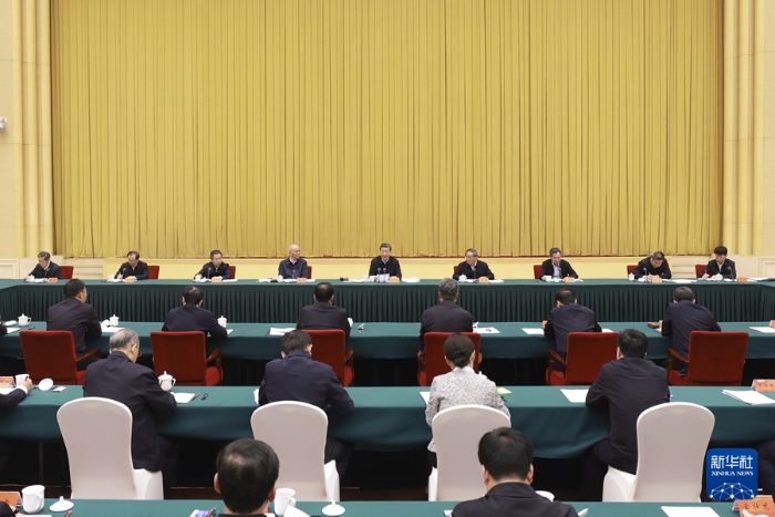 4月23日下午，中共中央總書記、國家主席、中央軍委主席習(xí)近平在重慶主持召開新時代推動西部大開發(fā)座談會并發(fā)表重要講話。新華社記者 王曄 攝