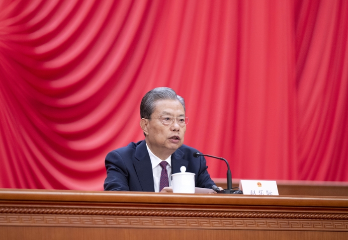 9月14日上午，中共中央、全國人大常委會(huì)在北京人民大會(huì)堂隆重舉行慶祝全國人民代表大會(huì)成立70周年大會(huì)。中共中央政治局常委、全國人大常委會(huì)委員長趙樂際主持大會(huì)。 新華社記者 燕雁 攝